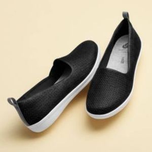 Brand new Clarks Ayla Blair flats, size US 5.5M